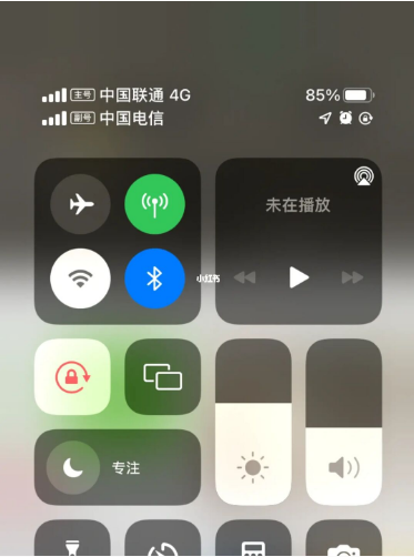 文山苹果手机维修分享iPhone双卡信号解决办法 