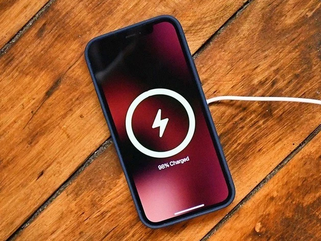 文山苹果手机维修分享iPhone 12可以随便充电吗 